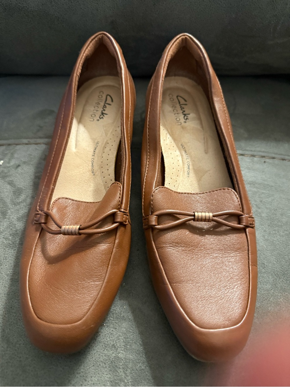 Clarks Women's Tan Leather Knot-Detail Loafers